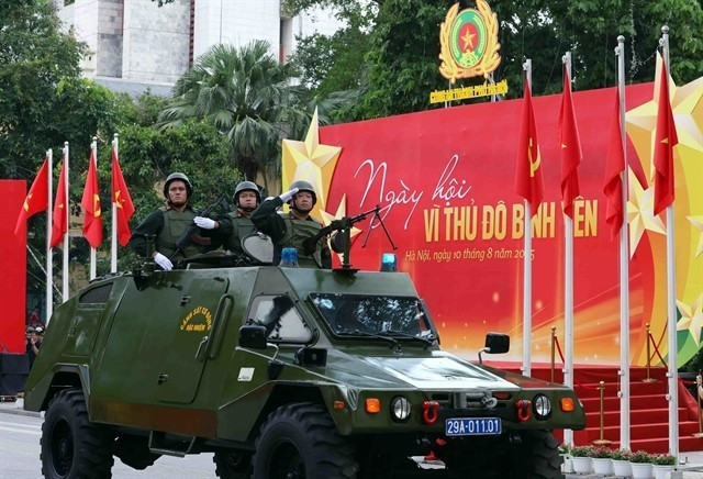 Специальная полицейская машина на параде (Фото: ВИA) 2-7989.jpg
