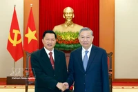 Генсек То Лам принял генерал-полковника Вантхонга Конгмани, секретаря ЦК НРПЛ, министра общественной безопасности Лаоса (Фото: ВИА)