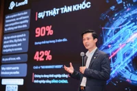 Ву Нгок Кует, основатель и генеральный директор компании LocaAI, выступает с докладом об искусственном интеллекте на Techfest Vietnam 2025, проходившем в Ханое с 12 по 14 декабря 2025 года (Фото: ВИА)