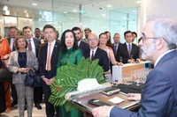 В церемонии также приняли участие государственный министр, министр иностранных дел Португалии Па́улу Ранже́л, заместитель министра иностранных дел Вьетнама Ле Тхи Тху Ханг, а также послы и главы представительств иностранных организаций во Вьетнаме (Фото: baoquocte.vn)