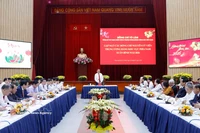 Генсекретарь То Лам встретился с бывшими членами ЦК КПВ южных регионов по случаю Тэта Бинь Нго 2026 (Фото: ВИА)