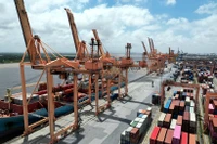 Логистика играет важную роль в стимулировании внешней торговли (Фото: Вьетнам+)