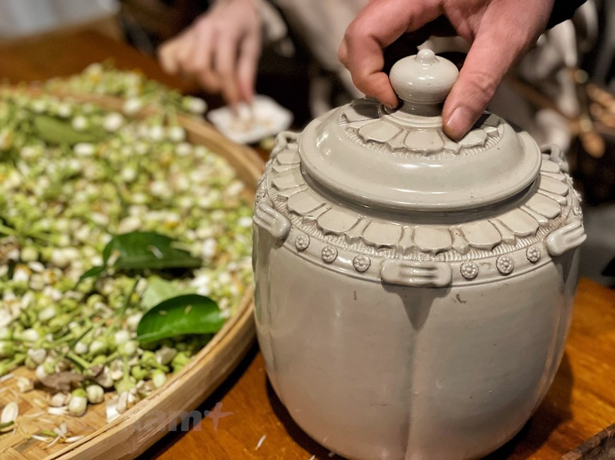 Мастер научит ароматизировать зеленый чай цветами помело ảnh 12 Мастер научит ароматизировать зеленый чай цветами помело ảnh 12