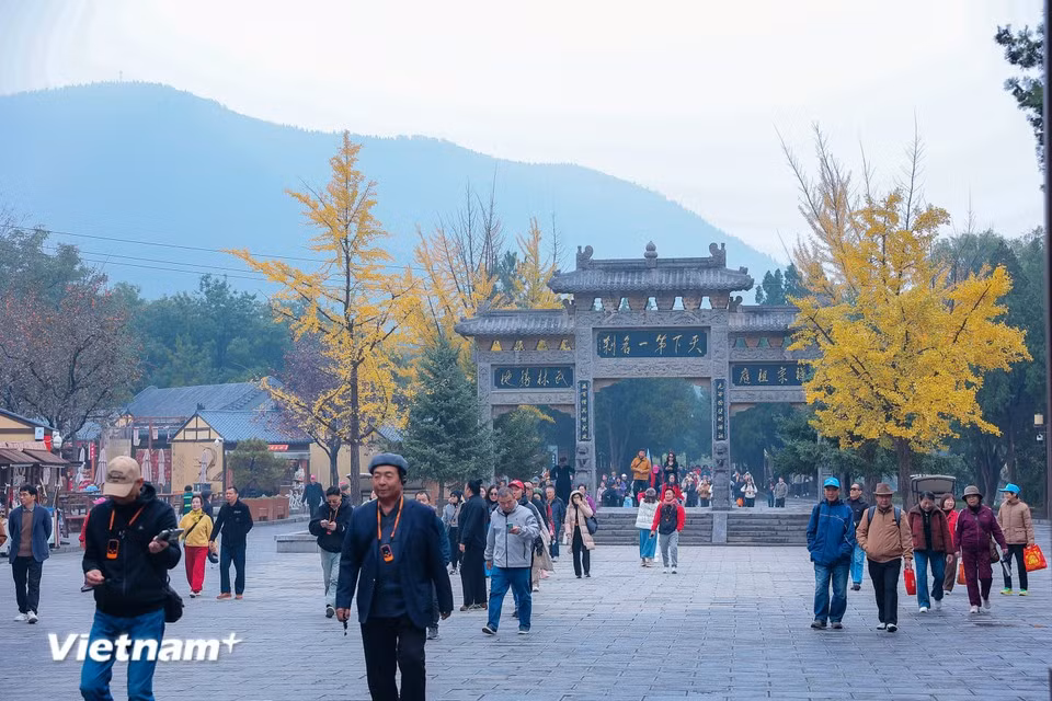Монастырь Шаолинь (Shaolin Monastery) расположен у подножия горы Суншань, в уезде Дэнфэн провинции Хэнань (Китай) — на территории, признанной объектом Всемирного наследия ЮНЕСКО. (Фото: Hoài Nam/Vietnam+)