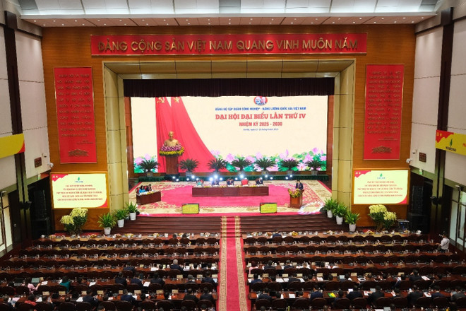 3 августа 2025 года, в столице Ханое, партийная организация Petrovietnam торжественно проводит IV съезд делегатов на срок 2025–2030 годов. 1.jpg