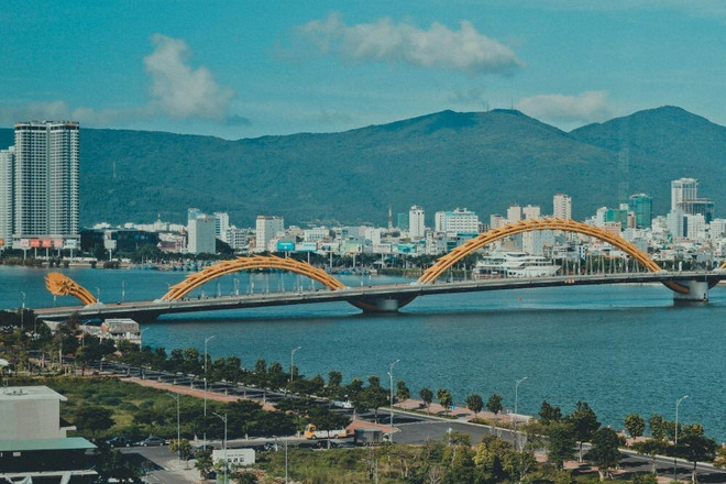 Изображение города Дананг на сайте leisure-travel.vn da-nang-unsplash-huong-ho-1.jpg