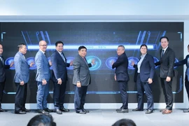 Участники церемонии запуска Центра передового опыта по цифровым двойникам и искусственному интеллекту. (Фото: ВИА).