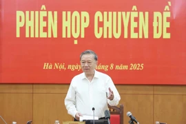 Генеральный секретарь партии То Лам выступил на тематическом заседании центрального руководящего комитета по совершенствованию институтов и законов в Ханое 5 августа. (Фото: ВИA)