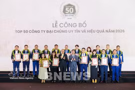 Компания Vietnam Report объявила рейтинг 50 самых авторитетных и эффективных публичных компаний (VIX50), а также рейтинги Top 10 и Top 5 наиболее авторитетных компаний финансового, банковского, страхового и технологического секторов 2026 года. Фото: Bnews/ВИА.
