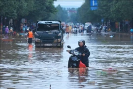 Одна из улиц в квартале Куангвинь (Тхайнгуен) была глубоко затоплена 11 сентября 2025 года. (Фото: ВИА).