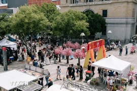 «Вьетнамская весна 2025» в городе Перт (Австралия) сплотила вьетнамскую общину и ещё больше укрепила её связь с Вьетнамом. (Фото: ВИА)