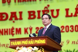 Премьер-министр Фам Минь Тьинь выступил с руководящей речью на 1-ом съезде партийной организации города Хайфонг периода 2025–2030 годов. (Фото: ВИА)
