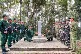 Совместное патрулирование способствует поддержанию стабильности в приграничном районе и укреплению отношений особой солидарности и всестороннего сотрудничества между двумя странами. (Фото: ВИА).