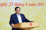 Премьер-министр Фам Минь Тьинь председательствует на конференции по подведению итогов пикового периода борьбы с контрабандой, торговым мошенничеством и контрафактными товарами (Фото: ВИА)
