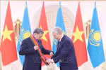 Президент Казахстана Касым-Жомарт Токаев провел церемонию награждения Генерального секретаря То Лама орденом Достык» первой степени (Фото: ВИА)