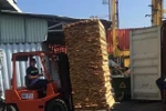 Начиная с 31 марта, налог на импорт некоторых изделий из древесины, импортируемых из США, снижен до 0% (Фото:thanhnien.vn)