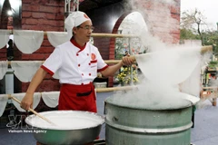 Рисовые листы, приготовленные традиционным способом в ремесленной деревне фо Ванкы общины Намдонг провинции Ниньбинь. (Фото: ВИА) 