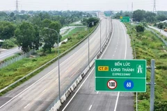 Почти 30 км скоростной автомагистрали Бенлук - Лонгтхань будут работать с 28 апреля