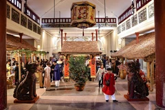 Впервые объект культурного наследия по адресу 22 Хангбуом превратился в «живую картину», воссоздающую подлинную атмосферу праздника Тэт в дельте Красной реки. (Фото: ВИА)