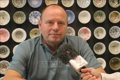 Милош Куси, председатель Общества чешско – вьетнамской дружбы, дает интервью ВИA (Фото: ВИA)