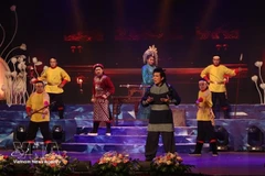 Артисты из Хошимина принимают участие в конкурсе актерских талантов театра кайлыонг имени Чан Хыу Чанга. Фото: ВИА 