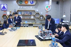 Школьники в Ханое на занятии по STEM. (Фото: ВИА)