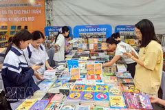 Книжные выставки и презентации способствуют формированию любви к чтению и распространению культуры чтения в обществе. Фото: ВИА 