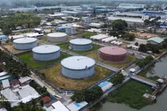 Нефтебаза Чан Куок Тоан, расположенная в районе Ми Нгай провинции Донгтхап, Акционерной компании по торговле нефтепродуктами Донгтхап (Petimex) (Фото: ВИА) 