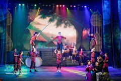 Цирковое представление с элементами традиционной вьетнамской оперы «Чан Нян Тонг» сочетает различные виды искусства. Иллюстративное изображение. Источник: ВИА. 