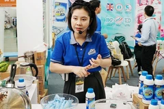 Прямая трансляция (livestream) по продвижению продукции для онлайн-покупателей. Фото: nhandan.vn 