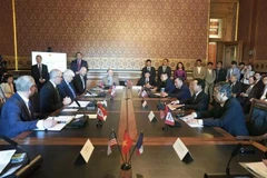 Рабочая встреча 2 мая (Фото: ВИA)