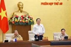 Председатель НС Чан Тхань Ман выступает на 49-м заседании Постоянного комитета НС 5 сентября. (Фото: ВИA)