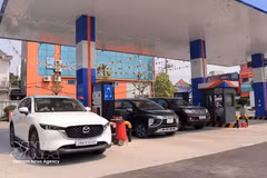 Топливные колонки на автозаправочной станции в квартале Тханьсен провинции Хатинь. Фото: ВИА. 