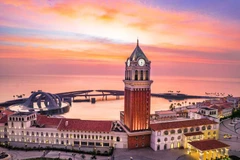 В интерпретации Travel + Leisure Фукуок предстаёт как музей мировой архитектуры под открытым небом.