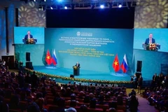 Генеральный секретарь ЦК КПВ То Лам выступает с речью в Российской академии народного хозяйства и государственной службы при Президенте РФ (РАНХиГС) в Москве 10 мая. (Фото: ВИA)