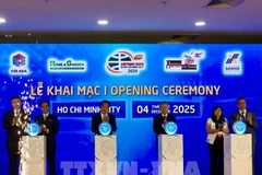 На церемонии открытия выставки (Фото: ВИA) 