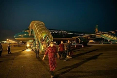 В шести внутренних аэропортах продлят режим выполнения ночных рейсов, чтобы удовлетворить потребности населения в поездках в предстоящий период праздника Тэт и весенних фестивалей 2026 года. (Фото: ВИА)