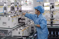 Производство электронных компонентов на предприятии DBG Technology Vietnam Co., Ltd. в промышленном парке Йенбинь провинции Тхайнгуен. (Фото: ВИА) 