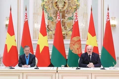 Генеральный секретарь ЦК Коммунистической партии Вьетнама То Лам (слева) и президент Беларуси Александр Лукашенко на пресс-конференции по итогам переговоров в Минске 12 мая. (Фото: ВИA)