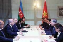 Генеральный секретарь ЦК Коммунистической партии Вьетнама (КПВ) То Лам (второй справа) встречается с премьер-министром Азербайджана Али Асадовым (второй слева). (Фото: ВИA)