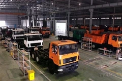 Сборка автомобилей на заводе GMA Automotive Industry в районе Кимдонг, провинция Хынгйен. (Фото: ВИA)