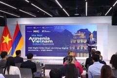 Заместитель премьер-министра Чан Хонг Ха выступает на саммите «Армения – Вьетнам: образование и технологии – 2025» 23 сентября. (Фото: ВИA)