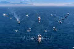 Построение в форме буквы «А». (Фото: Военно-морские силы/ВИА).