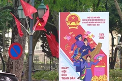 Ханой украшен флагами и цветами в преддверии дня выборов