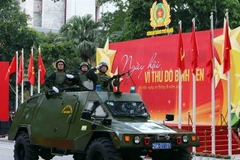 Специальная полицейская машина на параде (Фото: ВИA)