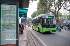 С 1 апреля Ханой вводит в эксплуатацию 10 маршрутов электрических автобусов с 288 транспортными средствами. (Фото: ВИА)