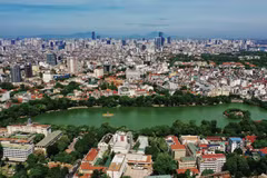 Панорамный вид на озеро Хоанкием с высоты. (Фото: ВИА)