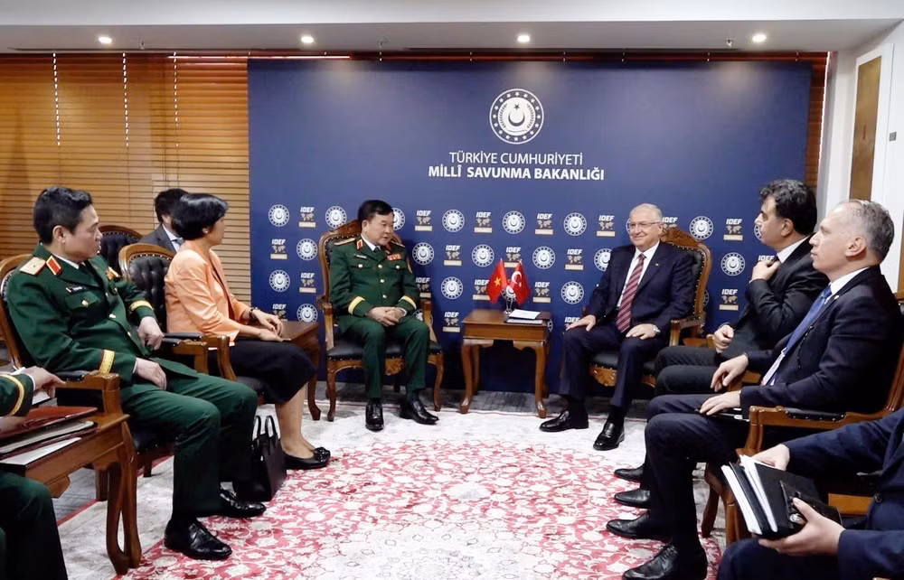 vna-potal-viet-nam-va-tho-nhi-ky-ky-thoa-thuan-hop-tac-quoc-phong-8166898.jpg
