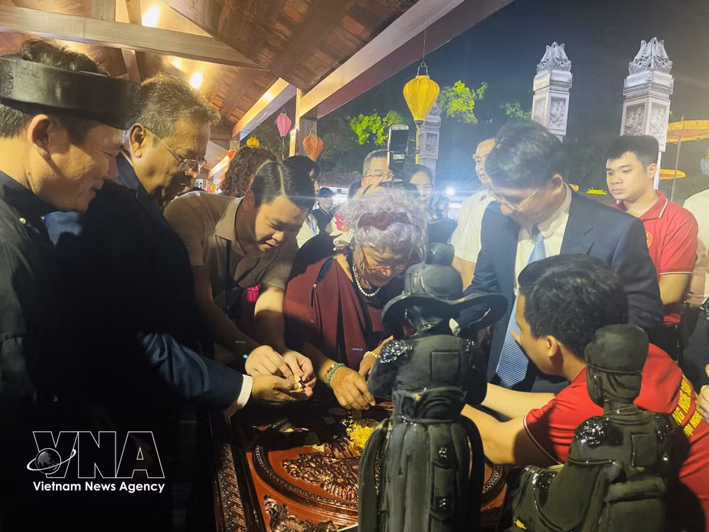 vnanet-potal-hai-lang-nghe-cua-ha-noi-gia-nhap-mang-luoi-thu-cong-sang-tao-the-gioi-8749963.jpg