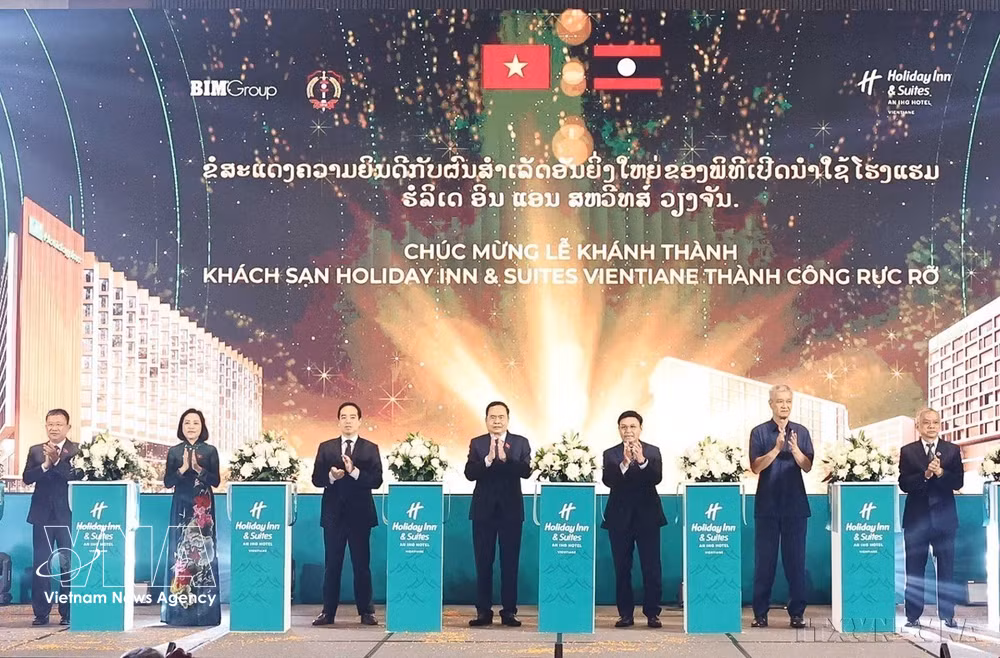vnanet-potal-chu-tich-quoc-hoi-lao-xaysomphone-phomvihane-nha-lanh-dao-gop-phan-vun-dap-cho-moi-quan-he-huu-nghi-viet-nam-lao-8942547.jpg